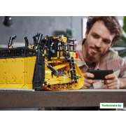 Конструктор LEGO Technic 42131 Бульдозер Cat D11 на пульте управления