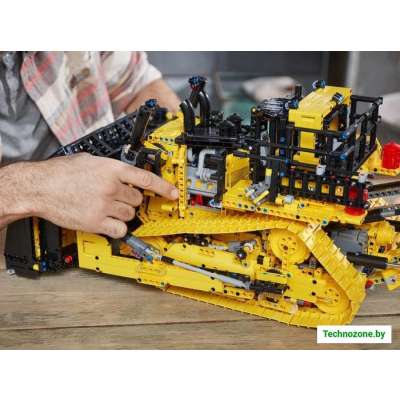 Конструктор LEGO Technic 42131 Бульдозер Cat D11 на пульте управления