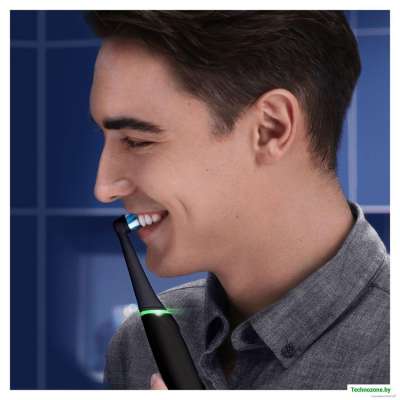 Электрическая зубная щетка Oral-B iO 6 iOM6.2Q6.2DK (черный)