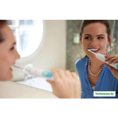Электрическая зубная щетка Philips Sonicare 2 Series plaque control (HX6231/01)