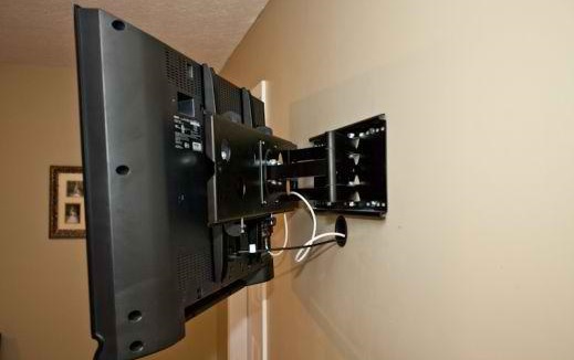 Как прикрепить телевизор к стене без сверления?